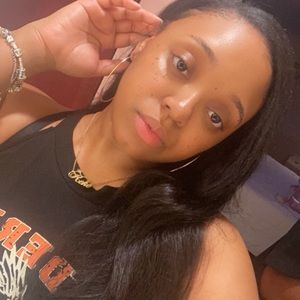 Meet your Posher, Nakia